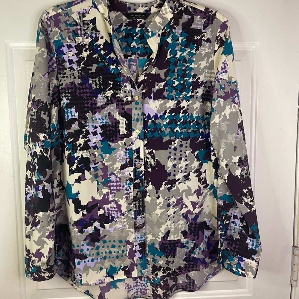 Ivestment petite patten button Down blouse in‎ purple and black.